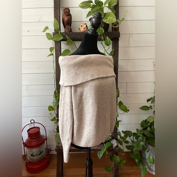 H&M: Sweater - Picture 17 of 17